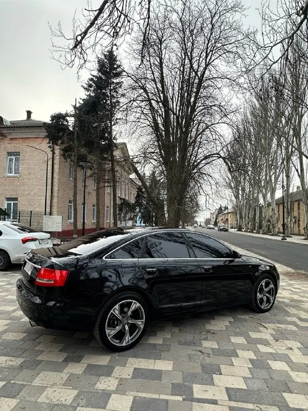 ❗️продам ❗️ ✅марка авто: audi a6 ✅год выпуска: 2006 ✅пробег: 294тыс. км ✅двигатель: 2.4 ✅кпп: машина в отличном состоянии для своих лет, полностью зелёная автотека, без дтп, кузов ровный, в идеале как на фото, двигатель капиталился 18тыс. км назад, ходовая обслужена, по электрике все работает, коробка стоит контрактная с автомобиля пробегом 70тыс. км работает отлично, стоят дорогие 19е новые диски на новой зимней резине, за машиной ухаживали и следили. юридически все чисто, полное переоформление в мрэо. 💵цена: 950т. р. торг 💣тел: +7 949 402 77 60. 📞 звоните: +7(949)4027760 - фотография - 4