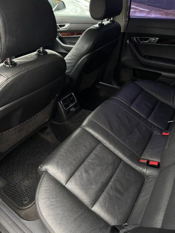 ❗️продам ❗️ ✅марка авто: audi a6 ✅год выпуска: 2006 ✅пробег: 294тыс. км ✅двигатель: 2.4 ✅кпп: машина в отличном состоянии для своих лет, полностью зелёная автотека, без дтп, кузов ровный, в идеале как на фото, двигатель капиталился 18тыс. км назад, ходовая обслужена, по электрике все работает, коробка стоит контрактная с автомобиля пробегом 70тыс. км работает отлично, стоят дорогие 19е новые диски на новой зимней резине, за машиной ухаживали и следили. юридически все чисто, полное переоформление в мрэо. 💵цена: 950т. р. торг 💣тел: +7 949 402 77 60. 📞 звоните: +7(949)4027760 - фотография - 8