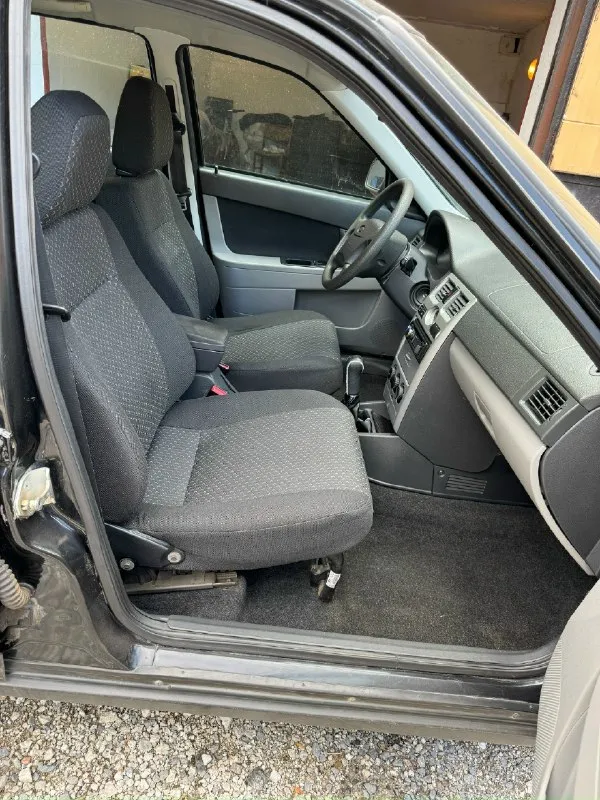 Продаётся ваз priora купленная у официального дилера и до сих пор в одних руках❗️ пробег: 95126 км. -не окрашен не один элемент -т. о. проходилось с опережением регламента. -есть сервисная книжка. комплектация •двигатель 1,6 •подушка безопасности •электро стеклоподъемники (передние) •электро регулировка зеркал •ксеноновые фары •противотуманки (перед, зад) •гидроусилитель руля •подогрев зеркал и заднего стекла •бортовой компьютер всё работает!!! 500000₽ и торг! [ телефон: +79493846965. +79493015603 📞 звоните: +7(949)3846965 - фотография - 7