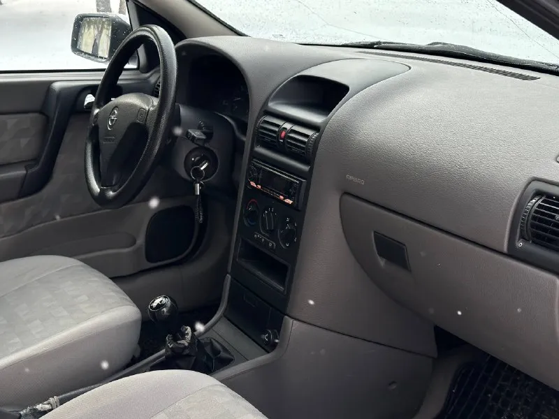 📍харцызск 🏎️ opel astra g 2000 г. 1.6 мт ☑️191.000 оригинального пробега(по большей части трассовый) я собственник, автомобиль в 2021 году был пригнан из германии с пробегом 65.000 км( есть полная история обслуживания с момента выпуска), с тех пор находится в одних руках. полностью рабочий автомобиль, без проблем по технической части, есть возрастные моменты по кузову. кондиционер холодит, печка дует. стоит неплохая музыка с активным сабвуфером piranha 12а. документы в полном порядке. 💸цена: 430.000( хороший торг у капота) ☎️+79498020210☎️ 📲 tg: @yarroslavp 📞 звоните: +7(949)8020210 - фотография - 6