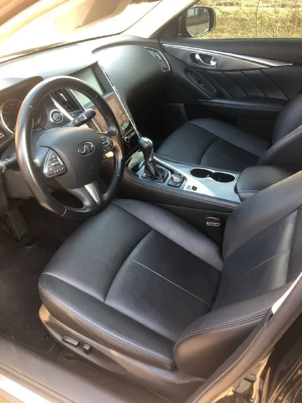 Infiniti q50, 2017 г. в. двигатель vr30ddtt, 3.0 л твинтурбо бензин, 304 л. с, привод задний ; не требует вложений. динамичная и комфортная машина. пробег 75 тыс. км. один владелец после пригона из сша на протяжении 6 лет. бережная эксплуатация, 3-я машина в семье, ездили редко и аккуратно. средний расходе в городе 11-12 л/100 км, по трассе 8 л/100 км. салон в отличном состоянии. . есть зимняя резина нокиан на шипах в отличном состоянии. . цена 2,4.. торг, тел. +7 949 3004197. - фотография - 4
