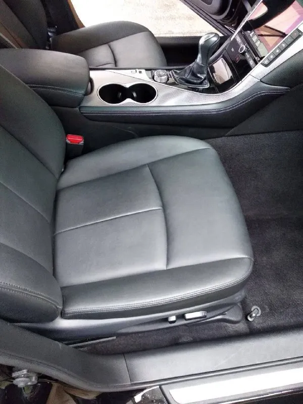 Infiniti q50, 2017 г. в. двигатель vr30ddtt, 3.0 л твинтурбо бензин, 304 л. с, привод задний ; не требует вложений. динамичная и комфортная машина. пробег 75 тыс. км. один владелец после пригона из сша на протяжении 6 лет. бережная эксплуатация, 3-я машина в семье, ездили редко и аккуратно. средний расходе в городе 11-12 л/100 км, по трассе 8 л/100 км. салон в отличном состоянии. . есть зимняя резина нокиан на шипах в отличном состоянии. . цена 2,4.. торг, тел. +7 949 3004197. - фотография - 5