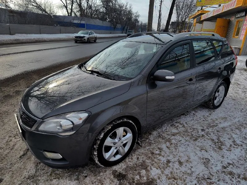 Продам kia ceed
2012 Года выпуска
Мотор 1.6 ( бензин)
Кпп: автомат
Пробег 210000км
Авто в отличном состоянии✅
Без дтп, родная краска ( 2 подкраса)
Автотека зелёная ✅
В комплектации:
Двухзонный климат, 4 стекло подъёмника, подогревы, зеркала электро складывание, мульти руль, штатная мультимедиа, холодильник в бардачке.
2 Ключа
Новая зимняя резина
Led лампы 2 этажа
1 Владелец
Документы в полном порядке, переоформление без проблем.
Цена 850.000₽ торг уместен
Все вопросы только по телефону - фотография - 1