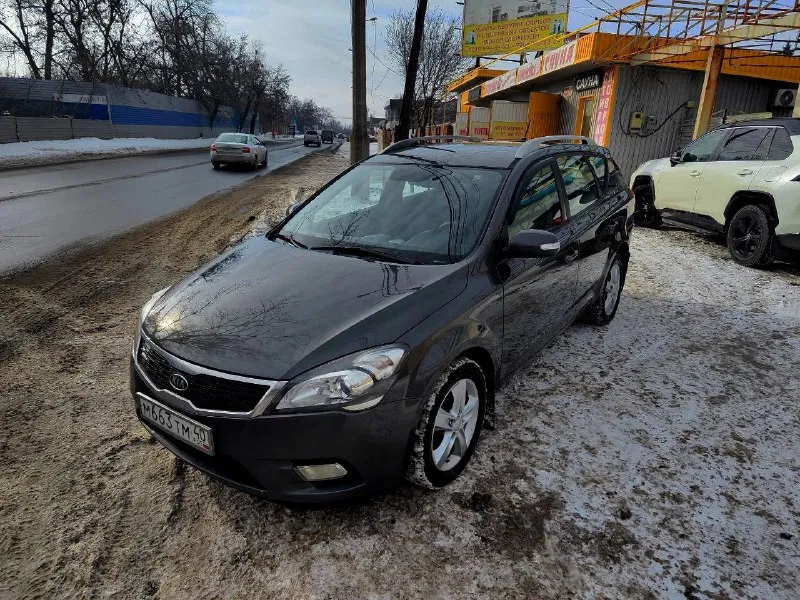 Продам kia ceed
2012 Года выпуска
Мотор 1.6 ( бензин)
Кпп: автомат
Пробег 210000км
Авто в отличном состоянии✅
Без дтп, родная краска ( 2 подкраса)
Автотека зелёная ✅
В комплектации:
Двухзонный климат, 4 стекло подъёмника, подогревы, зеркала электро складывание, мульти руль, штатная мультимедиа, холодильник в бардачке.
2 Ключа
Новая зимняя резина
Led лампы 2 этажа
1 Владелец
Документы в полном порядке, переоформление без проблем.
Цена 850.000₽ торг уместен
Все вопросы только по телефону - фотография - 2
