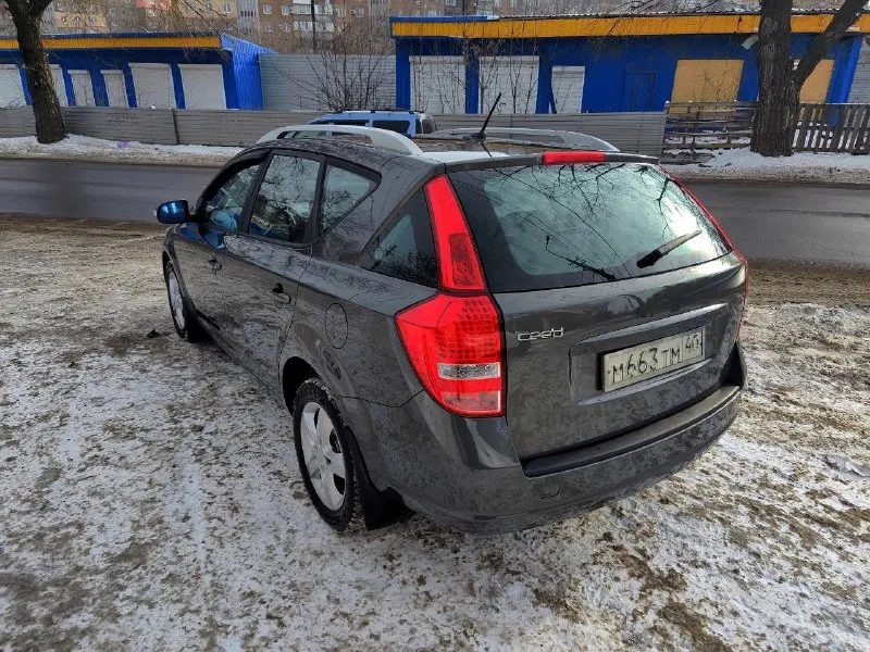 Продам kia ceed
2012 Года выпуска
Мотор 1.6 ( бензин)
Кпп: автомат
Пробег 210000км
Авто в отличном состоянии✅
Без дтп, родная краска ( 2 подкраса)
Автотека зелёная ✅
В комплектации:
Двухзонный климат, 4 стекло подъёмника, подогревы, зеркала электро складывание, мульти руль, штатная мультимедиа, холодильник в бардачке.
2 Ключа
Новая зимняя резина
Led лампы 2 этажа
1 Владелец
Документы в полном порядке, переоформление без проблем.
Цена 850.000₽ торг уместен
Все вопросы только по телефону - фотография - 4
