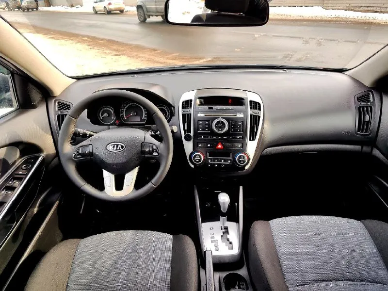 Продам kia ceed
2012 Года выпуска
Мотор 1.6 ( бензин)
Кпп: автомат
Пробег 210000км
Авто в отличном состоянии✅
Без дтп, родная краска ( 2 подкраса)
Автотека зелёная ✅
В комплектации:
Двухзонный климат, 4 стекло подъёмника, подогревы, зеркала электро складывание, мульти руль, штатная мультимедиа, холодильник в бардачке.
2 Ключа
Новая зимняя резина
Led лампы 2 этажа
1 Владелец
Документы в полном порядке, переоформление без проблем.
Цена 850.000₽ торг уместен
Все вопросы только по телефону - фотография - 5