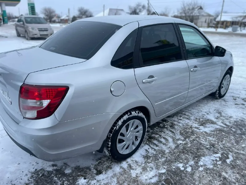 Продам granta fl 2024 года, двигатель 127.16v.106 л. с. пробег 75 тыс км, комплектация кондиционер, подогрев сидений, abs, эур, эл. регулировка зеркал, стеклоподъемники, центральный замок, газ евро5(не вписан ). автотека зеленая 1 хозяин, остекление заводское. цена 780 тыс. торг. осмотр комсомольское -донецк. +79491107200,+79491009020,ватсап+79065806974 📞 звоните: +7(949)1107200 - фотография - 3