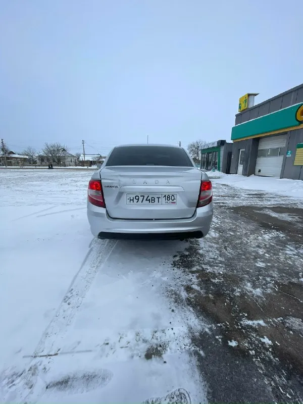 Продам granta fl 2024 года, двигатель 127.16v.106 л. с. пробег 75 тыс км, комплектация кондиционер, подогрев сидений, abs, эур, эл. регулировка зеркал, стеклоподъемники, центральный замок, газ евро5(не вписан ). автотека зеленая 1 хозяин, остекление заводское. цена 780 тыс. торг. осмотр комсомольское -донецк. +79491107200,+79491009020,ватсап+79065806974 📞 звоните: +7(949)1107200 - фотография - 5