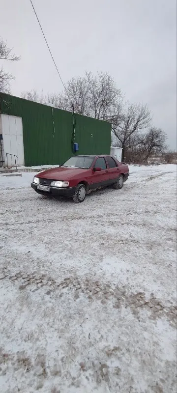 Продам ford sierra 1989 года, мотор 2.0, на ходу, дно целое, варит не надо, полное переоформление я владелец, автомобиль с музыкой. цена 130к, возможен обмен, быстрым хороший торг. +79498425890 📞 звоните: +7(949)8425890 - фотография - 2
