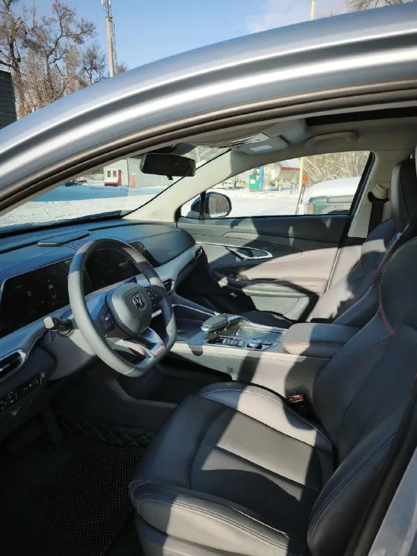 Продам changan uni-t 2023г диллерский на гарантии в идеальном состоянии пробег 25662км 1.5t, комплектация tech весть затянут в броне плёнку, кроме крыши 2 комплекта резины 2 комплекта ковриков +79493337276 звонки, тг цена 2.430.000 - фотография - 3