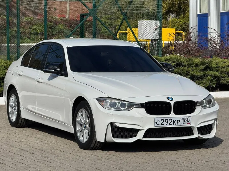 Продаю свою машину bmw f30 рестайлинг год выпуска конец 2013, куплена в 2014 у автомобиля пробег 93.000 тысячи км пробег оригинальный не смотанный! это не пригон, а именно официал!!! автомобиль в идеальном состоянии с зеленой автотекой!! не бит и не крашен от слова совсем!! кто ищет реально достойный вариант это именно эта машина! кто понимает что такое 93 тысячи пробега и в родной краске для bmw тот понимает, а кто не понимает просьба просто так пообщаться не звонить! авто идеальное!! технически вся обслужена от а до я! никаких вложений не требует от слова совсем! уверен в своем авто на 100% климат контроль, мульти руль, 4 режима езды, кнопка старт стоп, авто холд и так далее. новая резина и много чего другого я собственник оформлена на меня если есть какие-то вопросы звоните таких машин в республике с такой историей и с таким пробегом нет!! цена 1.500.000₽ +79495925202 возможен обмен. 📞 звоните: +7(949)5925202 - фотография - 2