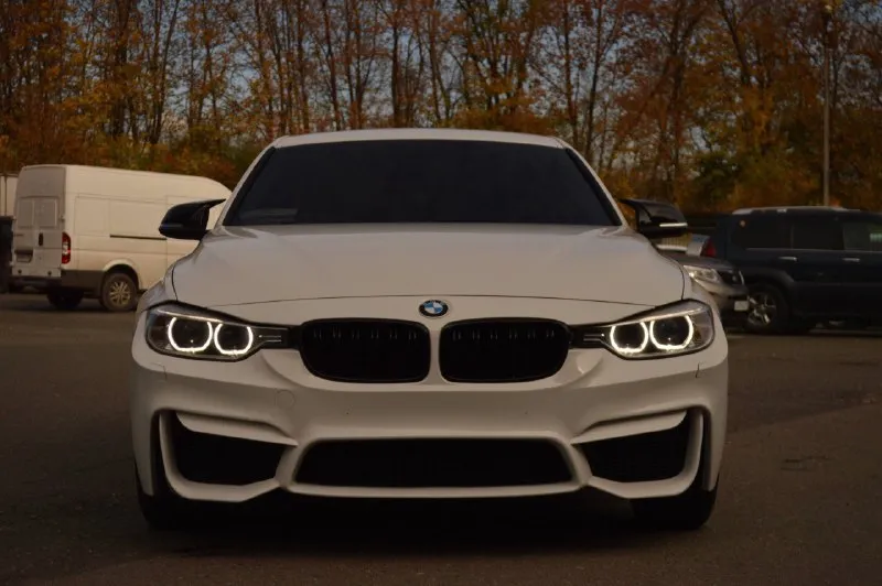 Продаю свою машину bmw f30 рестайлинг год выпуска конец 2013, куплена в 2014 у автомобиля пробег 93.000 тысячи км пробег оригинальный не смотанный! это не пригон, а именно официал!!! автомобиль в идеальном состоянии с зеленой автотекой!! не бит и не крашен от слова совсем!! кто ищет реально достойный вариант это именно эта машина! кто понимает что такое 93 тысячи пробега и в родной краске для bmw тот понимает, а кто не понимает просьба просто так пообщаться не звонить! авто идеальное!! технически вся обслужена от а до я! никаких вложений не требует от слова совсем! уверен в своем авто на 100% климат контроль, мульти руль, 4 режима езды, кнопка старт стоп, авто холд и так далее. новая резина и много чего другого я собственник оформлена на меня если есть какие-то вопросы звоните таких машин в республике с такой историей и с таким пробегом нет!! цена 1.500.000₽ +79495925202 возможен обмен. 📞 звоните: +7(949)5925202 - фотография - 8