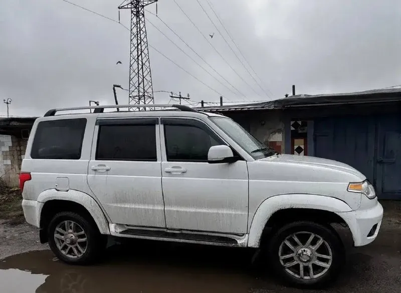 🚘 уаз patriot 📅 2016 год ⚙️ 2,7 механика, бензин/газ 📈158854 км ✅автозапуск, гидроусилитель руля, обогрев сидений, электропакет, кондиционер, обогрев лобового стекла, обогрев руля, мультимедиа, полный привод, включение с шайбы ✅ технически в хорошем состоянии, все обслужено ✅ комплект зимней и летней резины ‼️ по кузову есть недостатки 💰 999 т. р. ☎️ +79493190994 🏙️ макеевка 📲 tg: @so_108 📞 звоните: +7(949)3190994 - фотография - 3