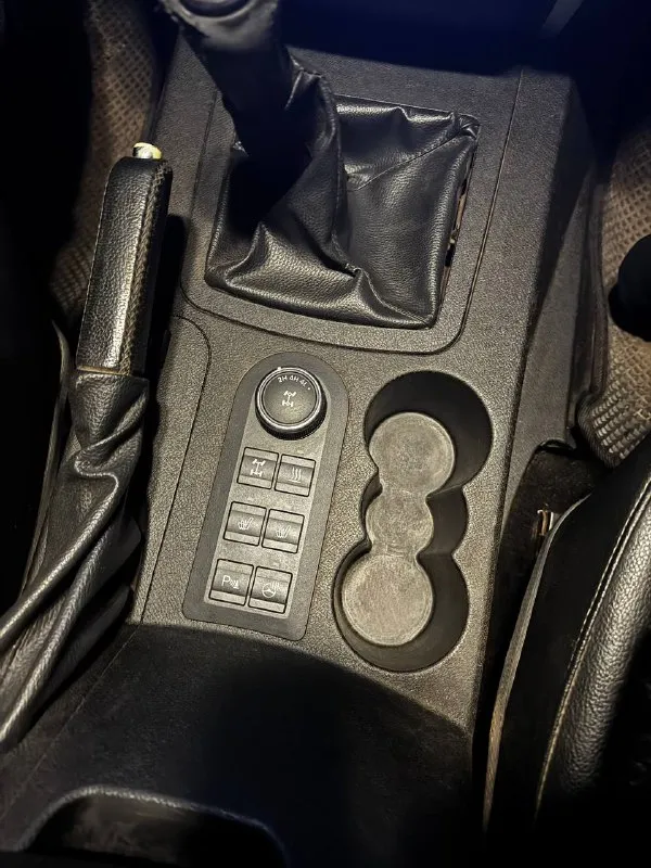 🚘 уаз patriot 📅 2016 год ⚙️ 2,7 механика, бензин/газ 📈158854 км ✅автозапуск, гидроусилитель руля, обогрев сидений, электропакет, кондиционер, обогрев лобового стекла, обогрев руля, мультимедиа, полный привод, включение с шайбы ✅ технически в хорошем состоянии, все обслужено ✅ комплект зимней и летней резины ‼️ по кузову есть недостатки 💰 999 т. р. ☎️ +79493190994 🏙️ макеевка 📲 tg: @so_108 📞 звоните: +7(949)3190994 - фотография - 7