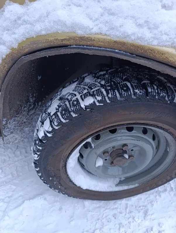 145₽. торг. продам ваз 2101бен-газ и фаркоп (вписано)работает и на газ и на бен. кпп-5ступка. машина хорошем состоянии, передок перебран полностью, новые тяги,2 радиатора, задние колодки, резина зима новая, хороший свет, простенькая музыка, залит антифриз, запаска домкрат. солон в хорошем состоянии, машина сбитая мягкая на каждый день. машина с полным переоформлением птс, стс, дкп, г. енакиево тел. +79495091102 📞 звоните: +7(949)5091102 - фотография - 9