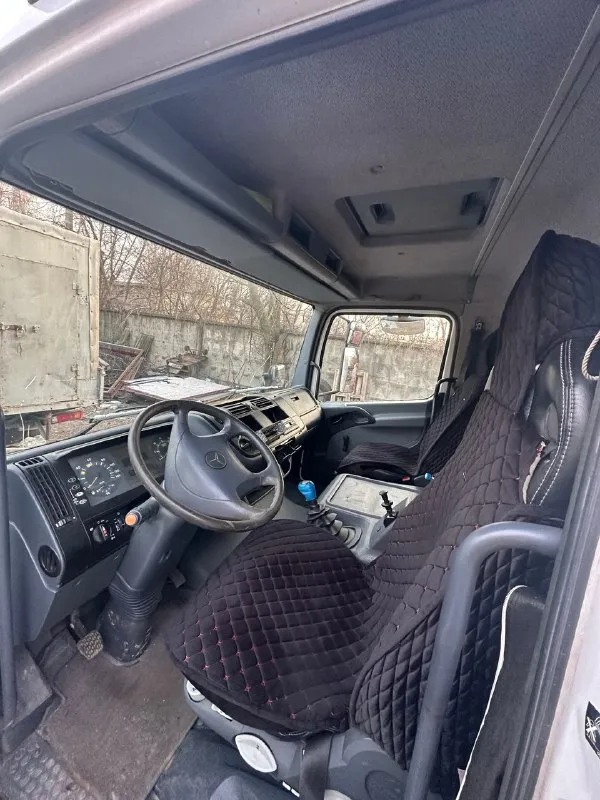 Продам mercedes atego 2003 год технически в хорошем состоянии, готова работать. техника часы, мотор работает как положено г. стаханов +7 (959) 554-47-77 📞 звоните: +7(959)5544777 - фотография - 3