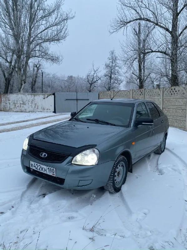 Продаётся автомобиль ваз приора 2010 год, в хорошем состоянии. в хорошем состоянии, мотор после кап. ремонта(ещё на обкатке), новый комплект сцепления+масло в коробке, новые задние стойки, новые сайлент блоки балки, новые колодки в круг и задние барабаны. днище поварено, машина едет отлично, ходовка мягка и тихая, коробка включается отлично, без посторонних звуков, мотор тянет хорошо. гур, печка работают отлично, на кондиционер нужны патрубки. из минусов, разбитый стопак и притёртый бампер, не работает ручник. цена: 360.000₽ тел: +7 949 536 37 87 осмотр донецк, кировский район 📞 звоните: +7(949)5363787 - фотография - 2