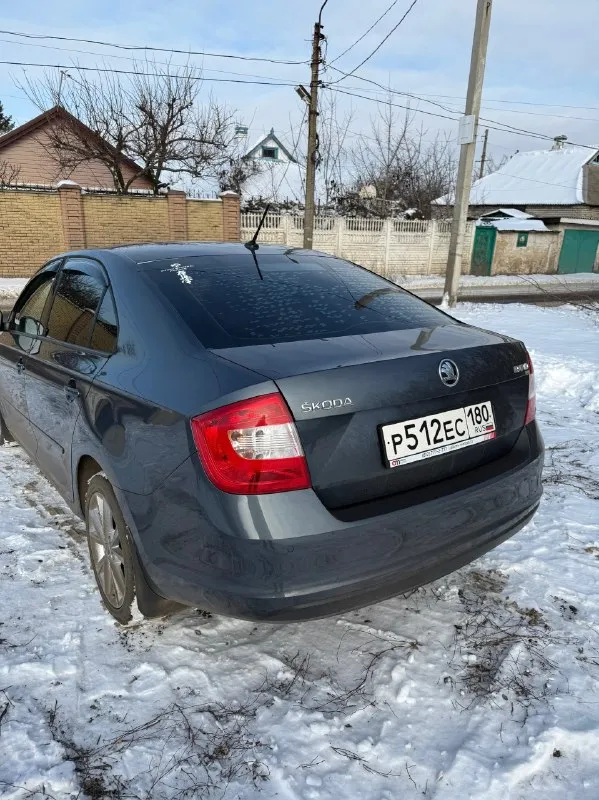 1300000₽ продам skoda rapid 2016 года, авто в отличном состоянии, не требует никаких вложений, все расходники поменяны, масла, фильтра, колодки, дворники и т. д. яркие led лампы, новая резина, за машину не стыдно. все штатное, никакого «колхоза» 142.000 км пробега, 1.6 mpi механика максимальная комплектация (hockey edition), два ключа не такси ! гаражное хранение, авто в дтп не участвовало, не одна деталь не крашена, весь кузов в заводском окрасе, в салоне не курили. все вопросы по телефону +79493461008 донецк, петровский район 📞 звоните: +7(949)3461008 - фотография - 5