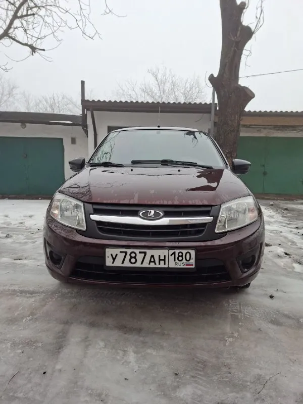 Гранта, 2016 год 1.6л 8кл, пробег 46 000км, с кондеем, с абс, подогрев сидений, зеркал, и так далее,... - фотография