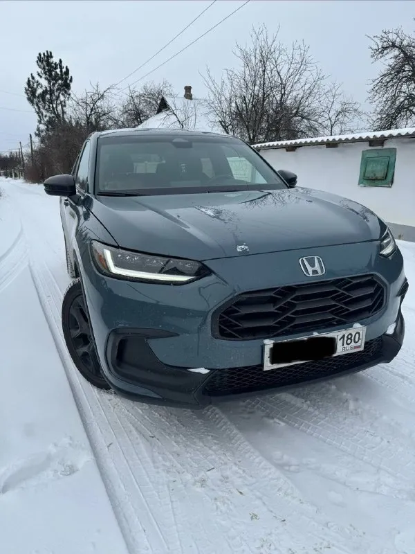 Honda hr-v конец 2022 года два комплекта резины и ковриков пробег 34 тыс атмосферный мотор 2.0 бензин комплектация : удержание в полосе, активный круиз, слепые зоны, apple carplay, android auto. led фары, бесключевой доступ, старт/стоп, климат контроль, подогревы сидений, led приборная панель, автохолд, помочь при спуске, электронный ручник, выбор режима вождения, обогрев зеркал. макеевка цена 2,800 +79494483517 📞 звоните: +7(949)4483517 - фотография - 2