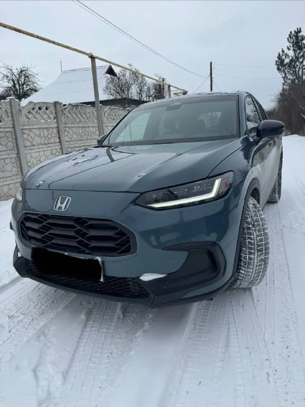 Honda hr-v конец 2022 года два комплекта резины и ковриков пробег 34 тыс атмосферный мотор 2.0 бензин комплектация : удержание в полосе, активный круиз, слепые зоны, apple carplay, android auto. led фары, бесключевой доступ, старт/стоп, климат контроль, подогревы сидений, led приборная панель, автохолд, помочь при спуске, электронный ручник, выбор режима вождения, обогрев зеркал. макеевка цена 2,800 +79494483517 📞 звоните: +7(949)4483517 - фотография - 3