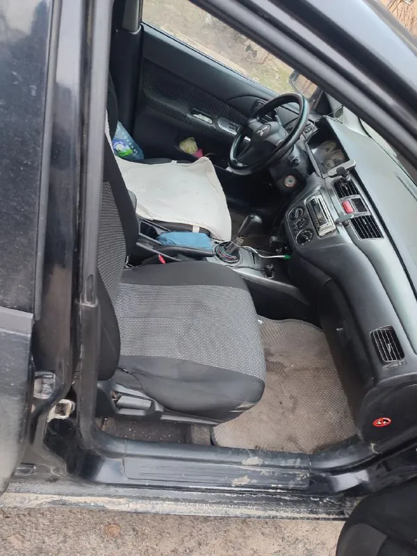 📣🔥🚘продам легенду. mitsubishi лансер 9 на уверенном ходу, ведётся журнал то, есть недочёты по кузову; объём 1,6; мкпп; 2006 года; пробег 350000 км; газ/бензин (вписан). 💵 цена 290000 рублей ☎ +79490057586 📲 tg: @manearth81 📞 звоните: +7(949)0057586 - фотография - 2