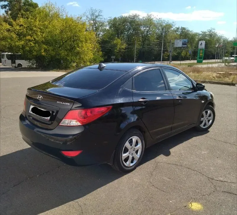 Hyundai солярис 2014г. в. пробег 133000 т. к. подтверждёный! двигатель 1,4 бензин коробка механика, кондиционер, подогрев сидений, подогрев зеркал дворников, автозапуск, подушки безопасности, г. макеевка +79494160037; +79497511905 цена 850т. р 📞 звоните: +7(949)4160037 - фотография - 2