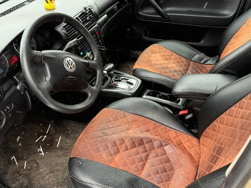Цена 🎁 380 000 руб 💥 продам volkswagen пассат б5+ машина на полном ходу 1.8 работает отлично коробка автомат всё хорошо ходовая мягкая в хорошем состоянии резина лето, красивые диски, люк работает кузов не гнилой вообще печка работает отлично, очень тепло по электрике всё работает, свет очень хороший музыка играет отлично, громко салон в нормальном состоянии г донецк переоформление без проблем ☎️ +79493198433 📞 звоните: +7(949)3198433 - фотография - 6