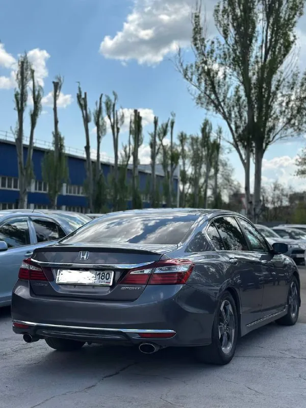 Honda аккорд 9 рестайлинг. 2.4 вариатор, 11/2015 г. в. по vin 2016. пробег 150 тыс. км. автомобиль в хорошем состоянии, гаражное хранение, обслужен, замена масла в двс каждые 7500 км. , регулировка клапанов каждые 40 т. км. , замена масла в вариаторе каждые 40 т. км. макеевка/донецк. цена: 1650000 +79493271634 📞 звоните: +7(949)3271634 - фотография - 3