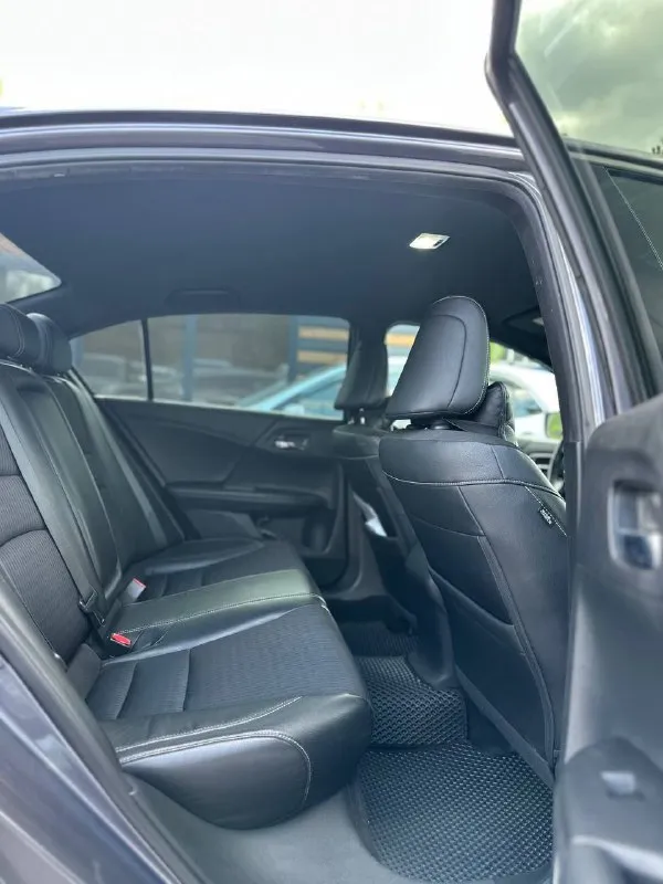 Honda аккорд 9 рестайлинг. 2.4 вариатор, 11/2015 г. в. по vin 2016. пробег 150 тыс. км. автомобиль в хорошем состоянии, гаражное хранение, обслужен, замена масла в двс каждые 7500 км. , регулировка клапанов каждые 40 т. км. , замена масла в вариаторе каждые 40 т. км. макеевка/донецк. цена: 1650000 +79493271634 📞 звоните: +7(949)3271634 - фотография - 8