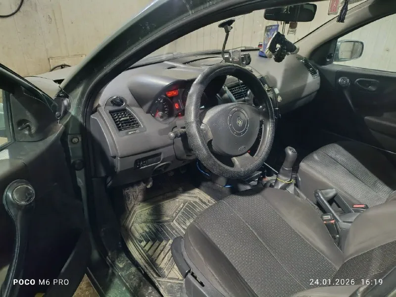 Renault меган 2, 1,6 2005 г, по документам ровная есть минусы небольшие подробнее по телефону +79495... - фотография