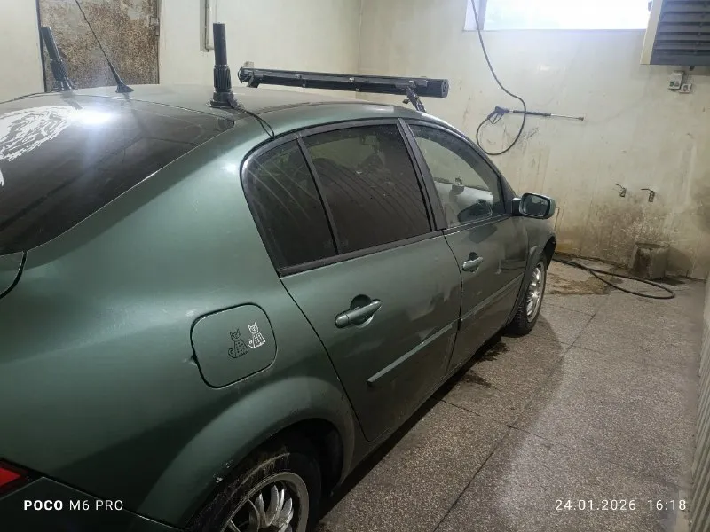 Renault меган 2, 1,6 2005 г, по документам ровная есть минусы небольшие подробнее по телефону +79495362869 александр, цена 200 тысяч без торга. находится в донецке кировский район. 📞 звоните: +7(949)5362869 - фотография - 4