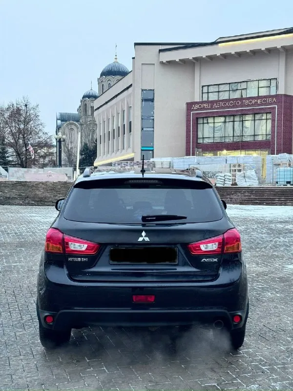Продам mitsubishi asx 1 владелец с автосалона, полностью родной окрас, никогда не была в дтп, оригинальный птс. 2014год выпуска, в эксплуатации с 2015г. пробег 185 тыс. км. мотор 1.8 (бензин) не дымит, не троит, работает как часы. коробка автоматическая, переключает отлично, не пинает. кузов и днище в отличном состоянии! полная комплектация которая включает в себя: кожаный салон, мульти-руль, круиз-контроль, подогревы передних сидений, сенсорная магнитола с блютусом, камера заднего вида, отличная оптика, электроскладывание зеркал и тд. по электрике и технике вопросов нет, работает все! зимняя резина, два ключа. юридически чист, штрафов запретов нет, переоформление в мрэо. цена:1.195.000 (торг, возможна продажа в кредит) +79495834901 (telegram) +79493963707 (telegram) 📞 звоните: +7(949)5834901 - фотография - 6