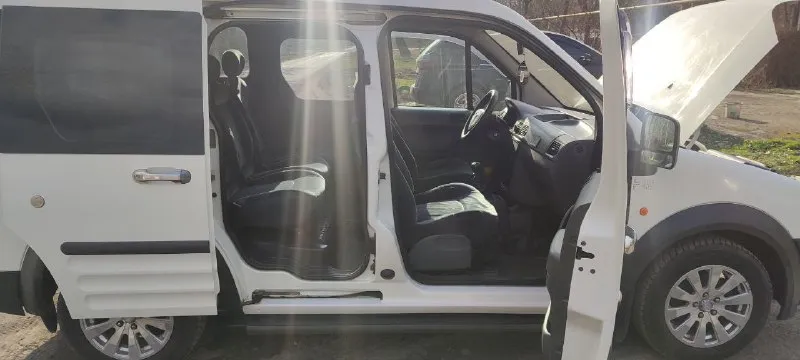 Продам ford коннект 2003г выпуска, машина после капремонта в хорошем состоянии, объем двигателя1,8 т... - фотография