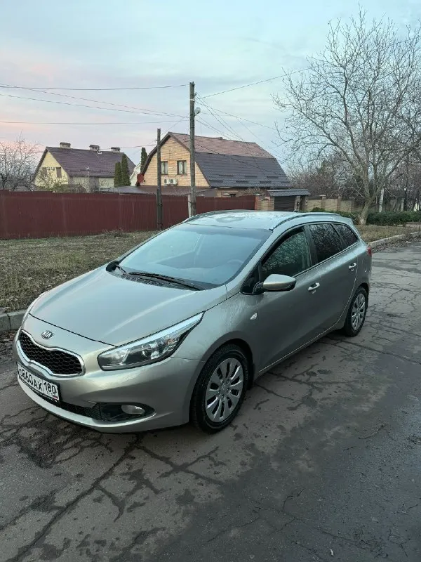 Продам kia ceed 2014 года 1.6 механика с оригинальным пробегом 175 тыс.
Машина в идеальном состоянии
2 Ключа, 2 комплекта резины на дисках
Готов на любые проверки, машина находится в донецке
Все вопросы по телефону
Цена 1120000₽
+79493447963
📞 🇷🇺 Звоните: +79493447963 - фотография - 1