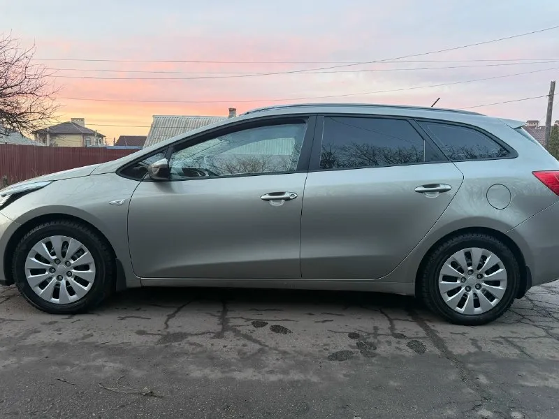 Продам kia ceed 2014 года 1.6 механика с оригинальным пробегом 175 тыс.
Машина в идеальном состоянии
2 Ключа, 2 комплекта резины на дисках
Готов на любые проверки, машина находится в донецке
Все вопросы по телефону
Цена 1120000₽
+79493447963
📞 🇷🇺 Звоните: +79493447963 - фотография - 5