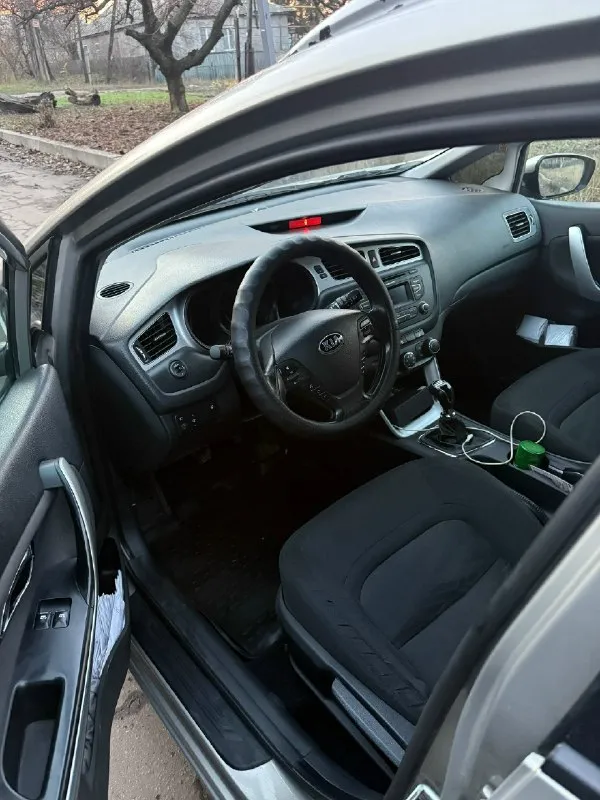 Продам kia ceed 2014 года 1.6 механика с оригинальным пробегом 175 тыс.
Машина в идеальном состоянии
2 Ключа, 2 комплекта резины на дисках
Готов на любые проверки, машина находится в донецке
Все вопросы по телефону
Цена 1120000₽
+79493447963
📞 🇷🇺 Звоните: +79493447963 - фотография - 9