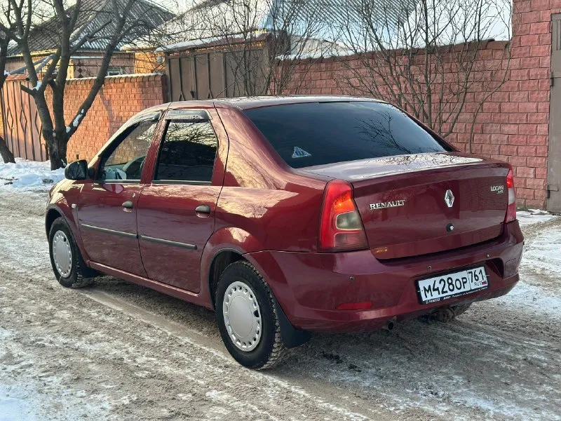 Renault logan 2012 рестайлинг автомобиль в идеальном состоянии, без гнили и ржавчины, в заводском окрасе без дтп машина полностью обслужена, ходовая мягкая! двигатель коробка без нареканий, комплектация кондиционер,2 электроподъемники, обогрев зеркал, подогрев сидений, музыка блютуз! 2 комплекта колес зима/лето! 2 владельца, документы чистые птс оригинал! цена 450.000 рублей торг реальному покупателю любые проверки!!! луганск +79595532988 📞 звоните: +7(959)5532988 - фотография - 3