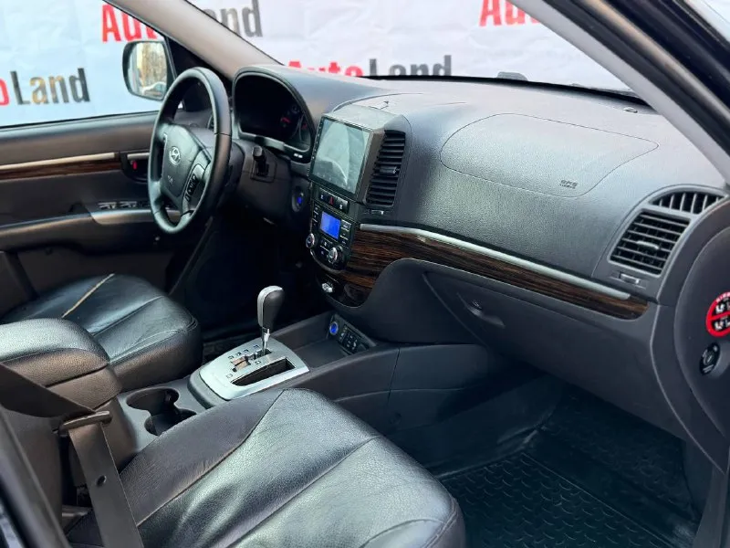 🚘 hyundai santa-fe 🚘 год выпуска: 2011 двигатель: 2.4 бензин пробег: 160.000км привод: полный кпп: автомат описание: все расходники заменены, отличное состояние! ❗️ цена 1.160.000 ₽❗️ 🏎️ продажа в кредит 🏎️ выкуп авто 🏎️ trade-in ☎️ +7 (949) 628-72-17 г. донецк, пр. дзержинского 55 📞 звоните: +7(949)6287217 - фотография - 10