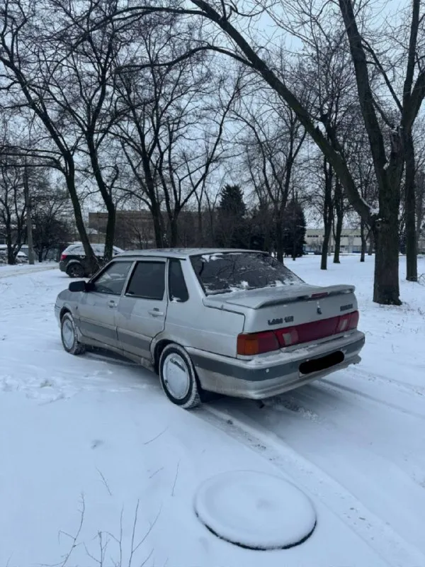 Всем доброго время суток поступила в продажу ваз 2115 год выпуска 2005 коробка ходовка в полном порядке дно стаканы бордюры целые без дыр резина r14 зима ❄️ хорошая музыка 🎵 ухоженный салон не скрипит не тарахтит по документам полный порядок на учёте стоит штрафов запретов нету стоит центральный замок по электрике все работает печка греет хорошо цена 173 торг у капота реальному покупателю за остальной информацией обращайтесь в лс или по номеру телефона +79495934956 осмотр донецк пригон обсуждается 📲 tg: @vany8293 📞 звоните: +7(949)5934956 - фотография - 3