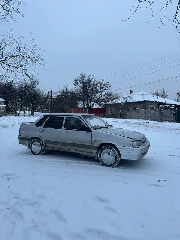 Всем доброго время суток поступила в продажу ваз 2115 год выпуска 2005 коробка ходовка в полном порядке дно стаканы бордюры целые без дыр резина r14 зима ❄️ хорошая музыка 🎵 ухоженный салон не скрипит не тарахтит по документам полный порядок на учёте стоит штрафов запретов нету стоит центральный замок по электрике все работает печка греет хорошо цена 173 торг у капота реальному покупателю за остальной информацией обращайтесь в лс или по номеру телефона +79495934956 осмотр донецк пригон обсуждается 📲 tg: @vany8293 📞 звоните: +7(949)5934956 - фотография - 5