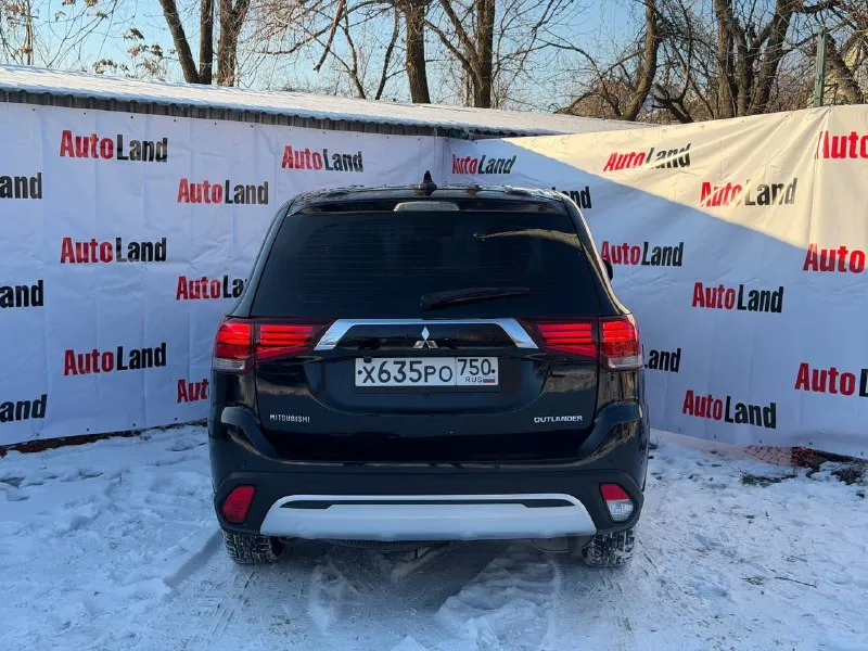 🚘 mitsubishi outlander 🚘 год выпуска: 2017 двигатель: 2.0 бензин пробег: 170.000км привод: передний кпп: автомат описание: все расходники заменены, отличное состояние! ❗️ цена 1.580.000 ₽❗️ 🏎️ продажа в кредит 🏎️ выкуп авто 🏎️ trade-in ☎️ +7 (949) 628-72-17 г. донецк, пр. дзержинского 55 📞 звоните: +7(949)6287217 - фотография - 4
