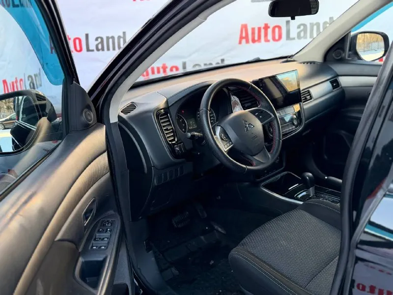 🚘 mitsubishi outlander 🚘 год выпуска: 2017 двигатель: 2.0 бензин пробег: 170.000км привод: передний кпп: автомат описание: все расходники заменены, отличное состояние! ❗️ цена 1.580.000 ₽❗️ 🏎️ продажа в кредит 🏎️ выкуп авто 🏎️ trade-in ☎️ +7 (949) 628-72-17 г. донецк, пр. дзержинского 55 📞 звоните: +7(949)6287217 - фотография - 7