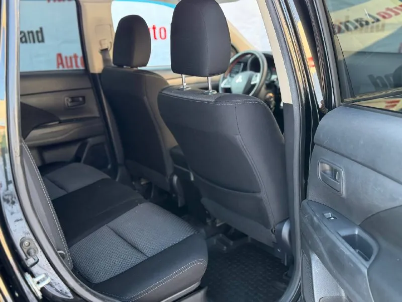 🚘 mitsubishi outlander 🚘 год выпуска: 2017 двигатель: 2.0 бензин пробег: 170.000км привод: передний кпп: автомат описание: все расходники заменены, отличное состояние! ❗️ цена 1.580.000 ₽❗️ 🏎️ продажа в кредит 🏎️ выкуп авто 🏎️ trade-in ☎️ +7 (949) 628-72-17 г. донецк, пр. дзержинского 55 📞 звоните: +7(949)6287217 - фотография - 9