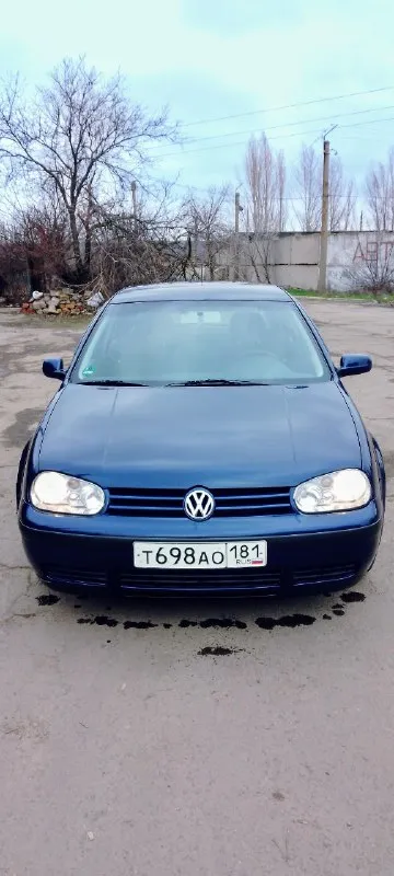 Volkswagen golf 4 2001 1.4 16v мкп5 290к г. стаханов +79592155771 500000₽+торг продам! автомобиль весь в заводском состоянии! в очень красивом цвете, синий металлик. я собственник! машина в одной семье, я по факту второй владелец. машина вся в заводском окрасе в том числе бампера!(любые проверки приветствуются!) вся обслуженая. без расхода масла 100%!!! дополнительно установил защиту мотора(дорогая). кузов без гнили и ржавчины, делать вообще не нужно(выглядит красиво)! ходовая вся обслужена, новые стойки, тормоза в круг новые! вся выхлопная система новая. новый оригинальый датчик кислорода(дорогой) новый бензонасос. резина зима, в подарок отдам новому владельцу лето с жирным протектором на дисках, сняли и поставили без ремонтов! ручник работает! расход смешной, по трассе совсем маленький. налог 900 рублей в год! коробка 5 ступка, новое сцепление дорогое sachs !(масло в кпп новое) новые броне провода bremi (германия) 16 к + дорогие свечи bosh на 3 контакта. все 📞 звоните: +7(959)2155771 - фотография - 2