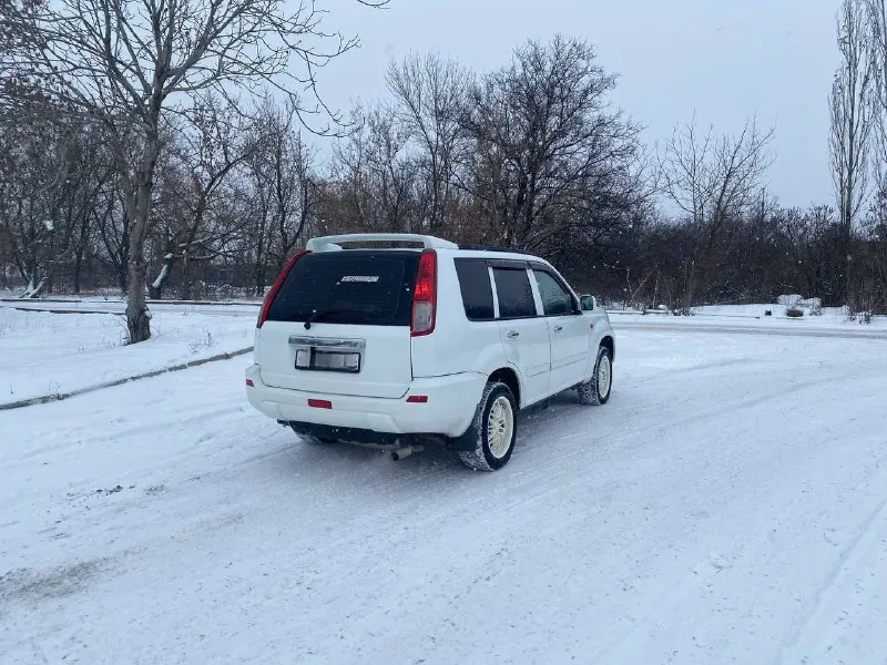 Продам ниссан x-trail 2004 год мотор 2.5 коробка автомат “aisin”, привод полный, пробег 227тыс км оригинальный цена 740 ₽ автомобиль в хорошем состоянии в максимальной комплектации, газ/бензин, обслужена вся, салон в отличном состоянии без посторонних запахов и потертостей, делать ни чего не надо, сел и катайся, хорошая зимняя резина, климат контроль дует хорошо этим летом обслужили, стеклоподъемники, гидроусилитель, датчик дождя, света, погрев сидений, панорамный люк, на авто работает все, ходовая перебиралась, цепь поменяна, по мотору вопросов нет работает идеально, мягко без стуков и прочих шумов, масло не доливаю, коробка работает отлично, масло в коробке менялось каждые 40 тыс, документы в порядке машина в одних руках с автосалона покупалась в донецке новой, все вопросы по тел +79493489143 макеевка, торг уместен - фотография - 2