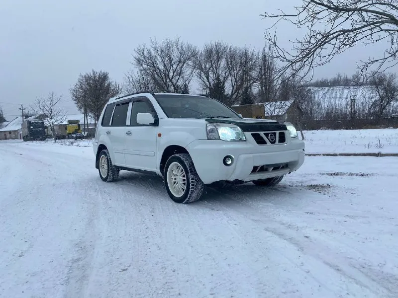 Продам ниссан x-trail 2004 год мотор 2.5 коробка автомат “aisin”, привод полный, пробег 227тыс км оригинальный цена 740 ₽ автомобиль в хорошем состоянии в максимальной комплектации, газ/бензин, обслужена вся, салон в отличном состоянии без посторонних запахов и потертостей, делать ни чего не надо, сел и катайся, хорошая зимняя резина, климат контроль дует хорошо этим летом обслужили, стеклоподъемники, гидроусилитель, датчик дождя, света, погрев сидений, панорамный люк, на авто работает все, ходовая перебиралась, цепь поменяна, по мотору вопросов нет работает идеально, мягко без стуков и прочих шумов, масло не доливаю, коробка работает отлично, масло в коробке менялось каждые 40 тыс, документы в порядке машина в одних руках с автосалона покупалась в донецке новой, все вопросы по тел +79493489143 макеевка, торг уместен - фотография - 6