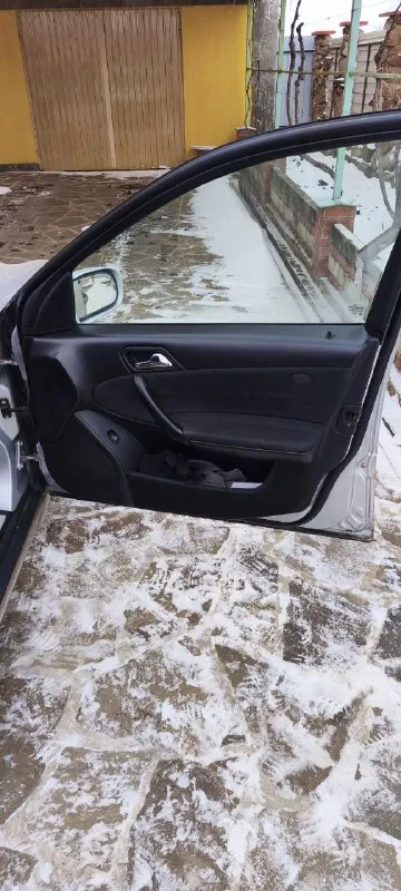 Продам свой mercedes с 180 2005г. (бензин) автомобиль в очень хорошем состоянии так как находится в бережных руках. все узлы и механизмы в рабочем состоянии, все работает четко и тихо, включается плавно и едет превосходно. все регламентные работы выполнены и в ближайшее время авто вложений не требует. на автомобиле установлено 4-го поколения, зарегистрировано. зимняя резина новая, также летняя на литых родных дисках. лакокрасочное покрытие без корозии, машины целая, сварочных работ не производилось. я владелец по птс, первая запись. те, кто хочет заработать на перепродаже, просьба мне не звонить и не беспокоить. цена 700 000,тел для связи +79790555671 📞 звоните: +7(979)0555671 - фотография - 7