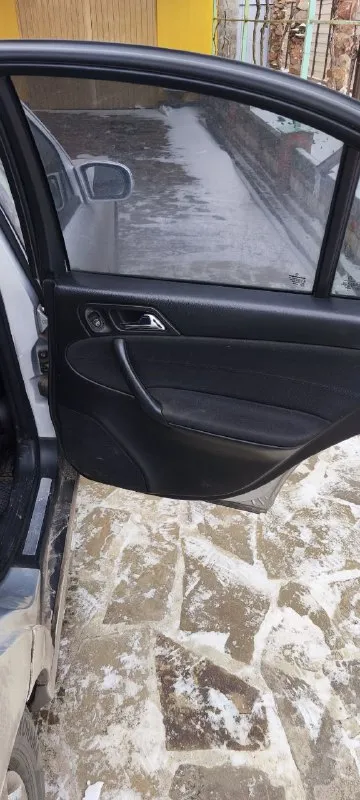 Продам свой mercedes с 180 2005г. (бензин) автомобиль в очень хорошем состоянии так как находится в бережных руках. все узлы и механизмы в рабочем состоянии, все работает четко и тихо, включается плавно и едет превосходно. все регламентные работы выполнены и в ближайшее время авто вложений не требует. на автомобиле установлено 4-го поколения, зарегистрировано. зимняя резина новая, также летняя на литых родных дисках. лакокрасочное покрытие без корозии, машины целая, сварочных работ не производилось. я владелец по птс, первая запись. те, кто хочет заработать на перепродаже, просьба мне не звонить и не беспокоить. цена 700 000,тел для связи +79790555671 📞 звоните: +7(979)0555671 - фотография - 9