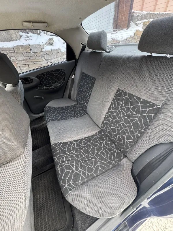 Продам ланос se 1.5, 180.000 пробег, без дтп. крашены только 3 арки и все, весь кузов в родном окрасе. кузов оцинкован, поляк, все стекла родные. есть гур, кондиционер рабочий! сигнализация, центральный замок, хорошая музыка. печка греет. по электрике все работает. вложений не требует. газ евро 2 вписан! фаркоп вписан! не дымит, масло не ест, работает ровно, коробка без лишних шумов, не хрустит. ходовка перебрана, ездит тихо. гбо редуктор полностью перебран. машина на новой зимней резине, летняя в комплекте! два ключа, два брелка сигнализации. машина местная, всю жизнь ездила только во донецку. по документам все чисто. переоформление без проблем. осмотр торез, звоните в любое время. цена 360.000 торг. +79494417234 📞 звоните: +7(949)4417234 - фотография - 8